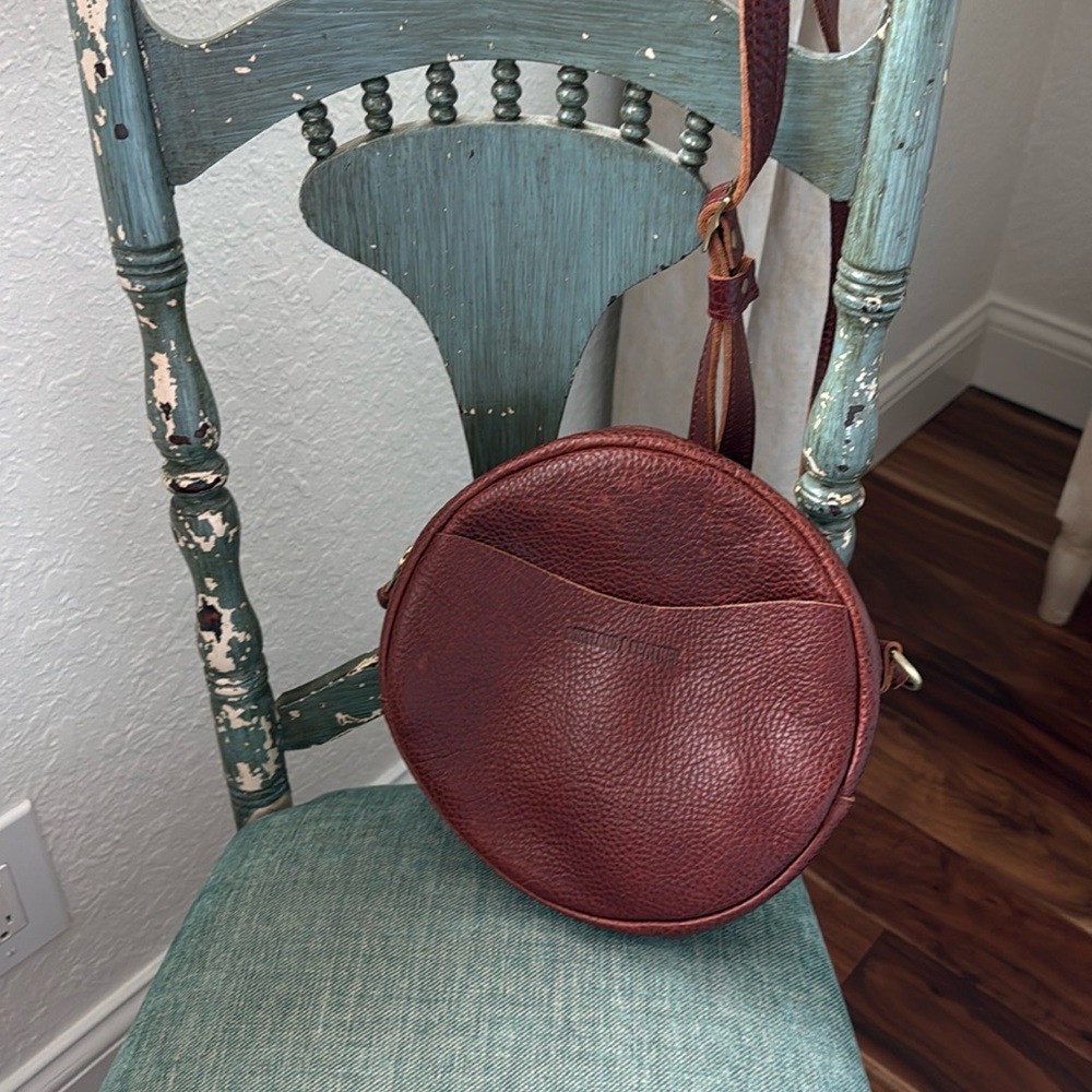 Portland Leather Circle Crossbody Purse Cognac